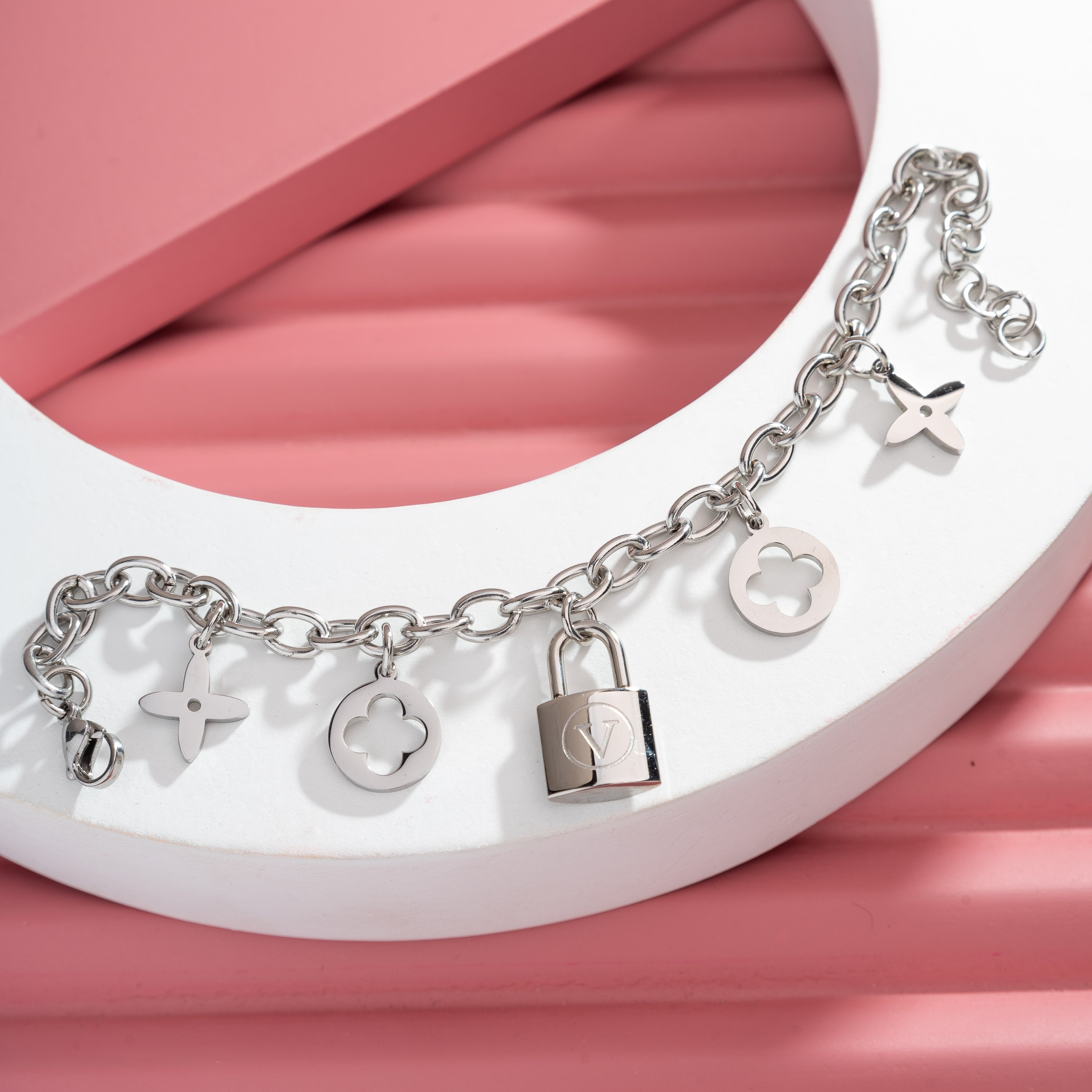 Locked Star Bracelet