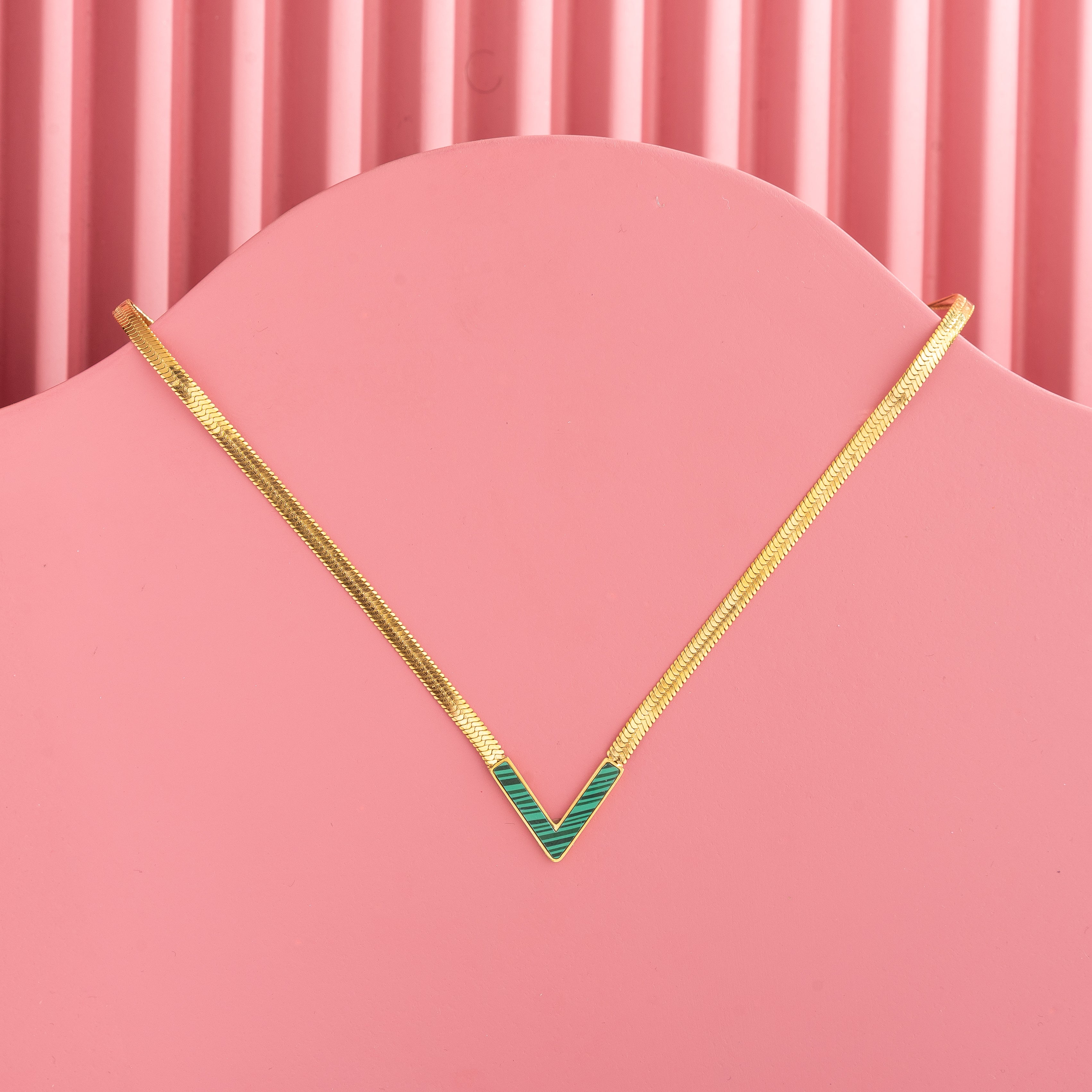 Vetra Necklace