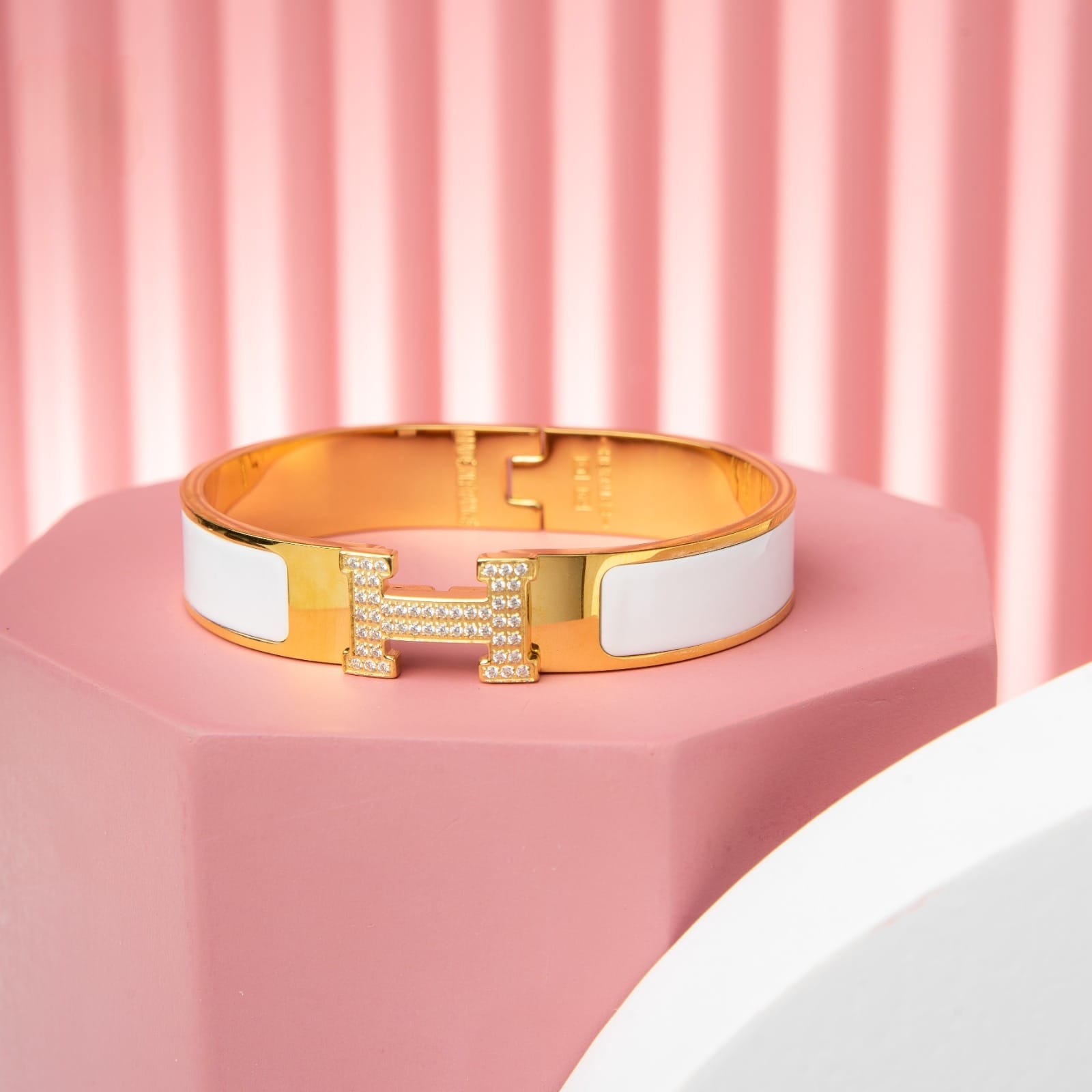 Noir Classique Bangle